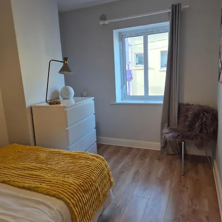 Centre Cosy Off Woodquay *